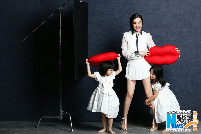 Christy Cheung and daughters pose for magazine