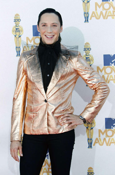  Johnny Weir attends the 2010 MTV Movie Awards