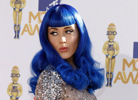 Katy Perry attends the 2010 MTV Movie Awards