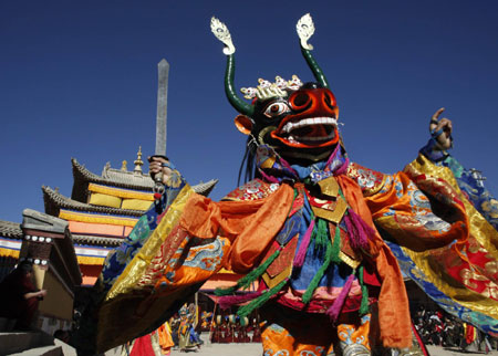 Tibetan monks celebrate Great Prayer Festival