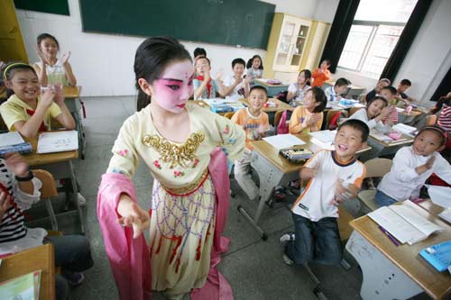 New semester starts with Beijing Opera