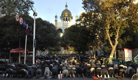 People celebrate Eid al-Fitr in China