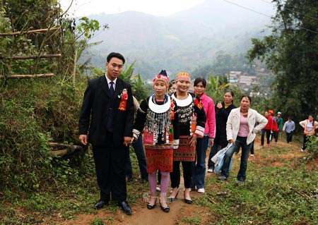 Li ethnic wedding