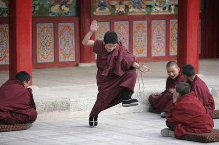 Buddhist lecture at Longwu monastery