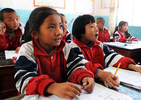 Yunnan's Tibetan students grow up joyously