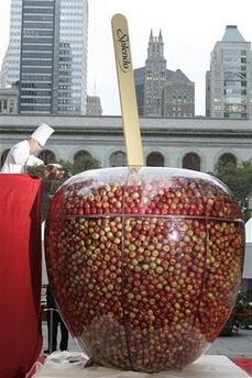World's largest candied apple