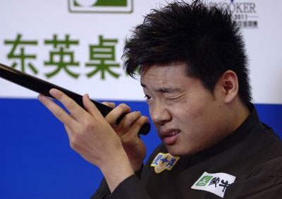 Ding at Snooker Circuit