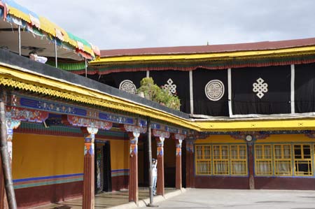 A tour to Jokhang Temple