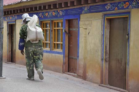 A tour to Jokhang Temple