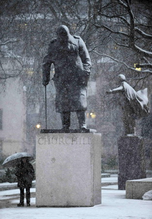 Blizzards sweep across England