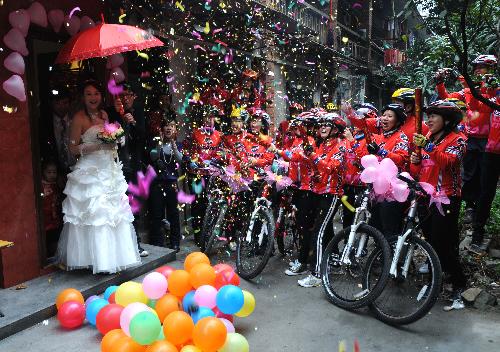 Honey, let's cycle to wed