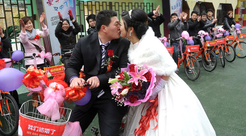 Couple peddle green wedding