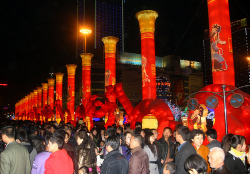 The Lantern Festival burns bright across China