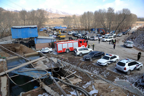 Rescue continues after railway tunnel collapses in N China