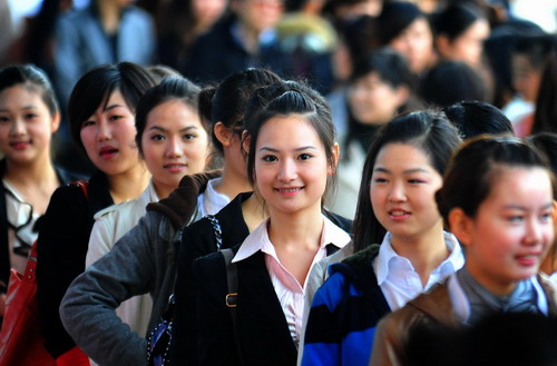 'Air Hostess for Guangzhou Asian Games' Finals begin in Wuhan