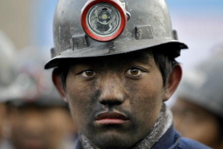 Rescuers race against time for trapped miners