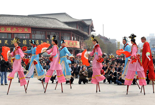 Qingming festival marked in Henan