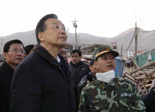 Chinese Premier continues visit in quake-hit Yushu