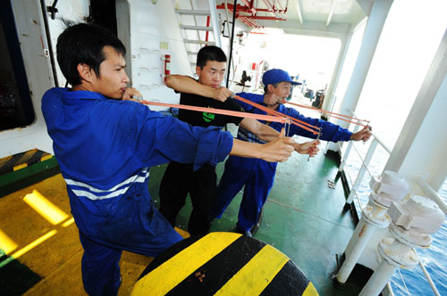 Navy conducts anti-piracy drill