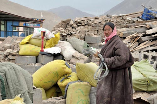 Life goes on in Yushu