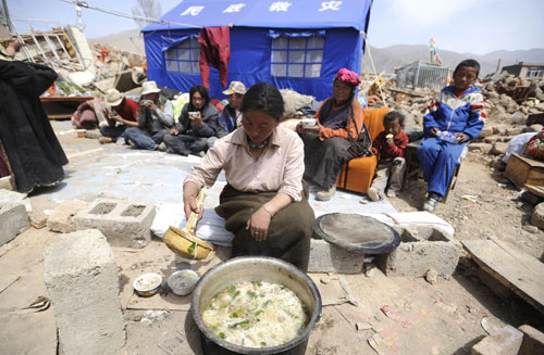 Life goes on in Yushu