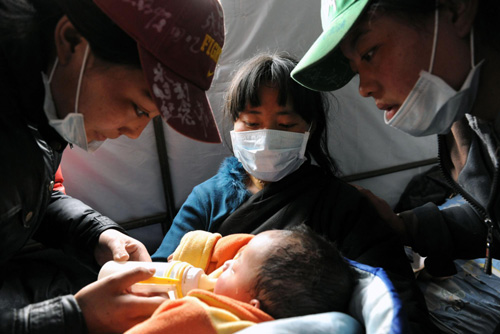 Young people volunteer in Yushu