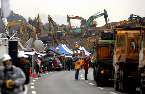 Rescue effort underway for landslide survivors in Taiwan