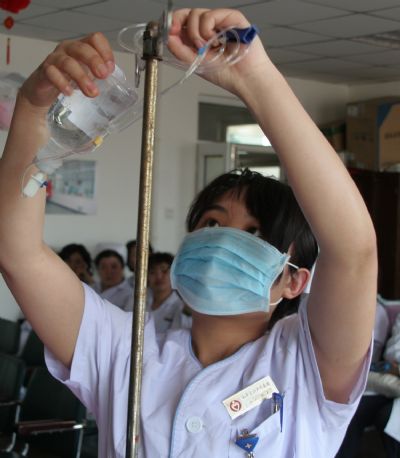 Nurses show professional skills on International Nurses Day