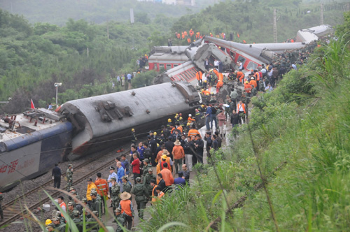 10 killed as passenger train derails in E China