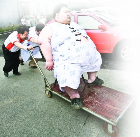 China's fattest man hospitalized in SW China