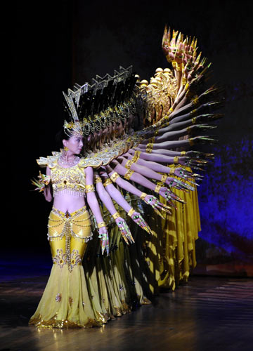 Thousand-hand Bodhisattva dance staged in Washington