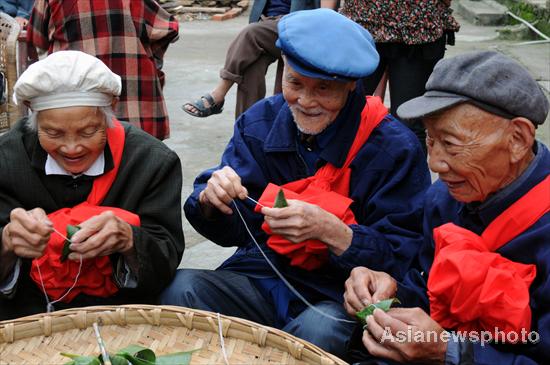 Mature villagers share some zongzi time