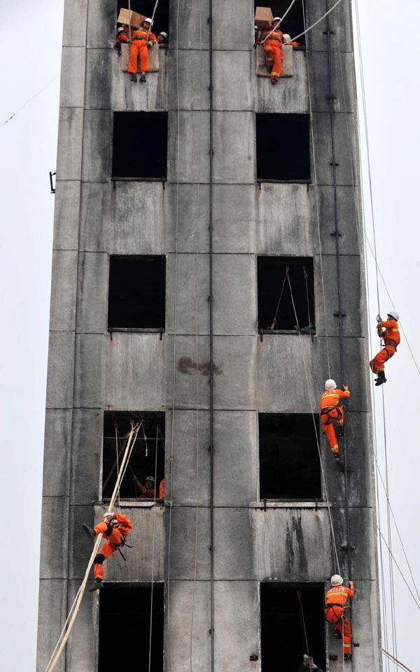 Fire drill held in Central China