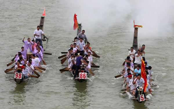 Dragon boat racing to celebrate festival