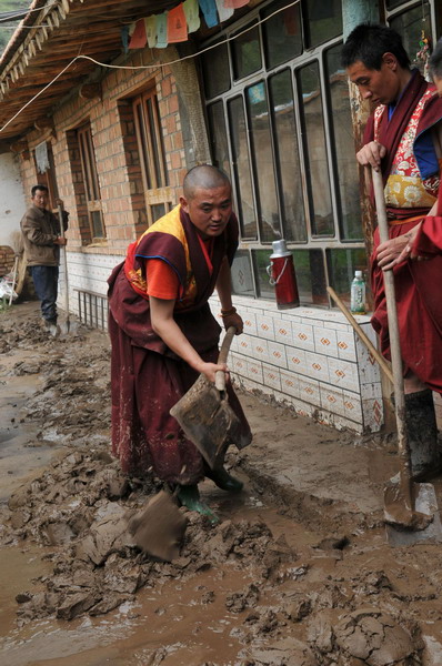 Heavy rain left 12 dead in NW China