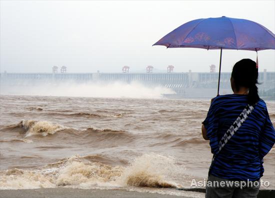 Three Gorges Dam braces for second flood crest