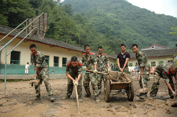 Clean-up in rain-battered town