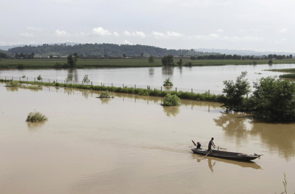 Water level on Yalu River dangerously high