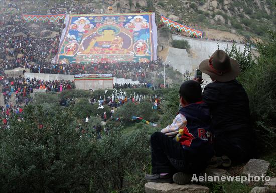 Shoton Festival kicks off in Lhasa