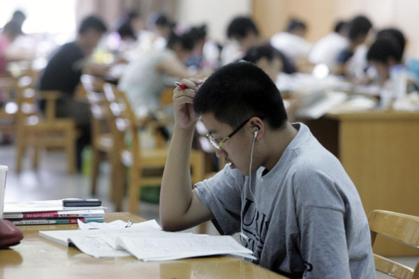 Citizen linger in library to cool off