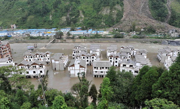 Relief efforts in mudslide-hit Wenchuan
