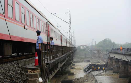 Traffic resumed after railway bridge collapse