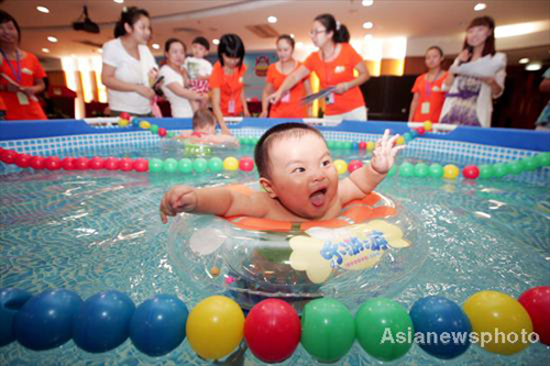 Little swimmers go for the gold