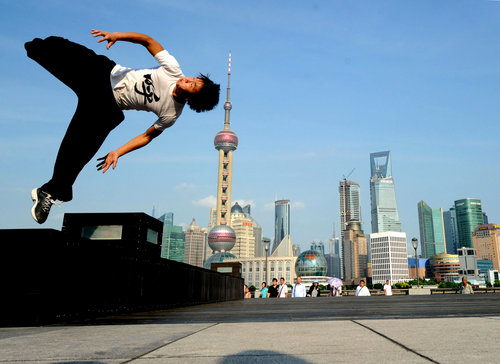 Parkour fans’ skills show in Shanghai