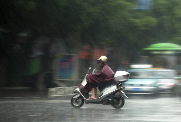 Tropical storm Lionrock makes landfall in Fujian