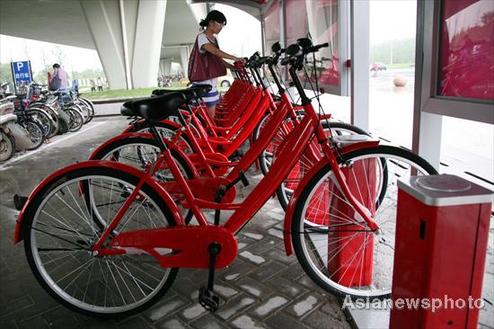 Nanjing provides bikes near subway stations