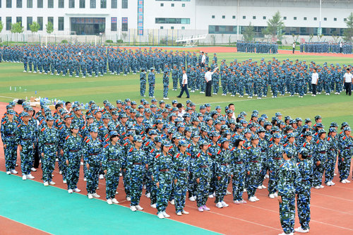 Freshmen undergo military training