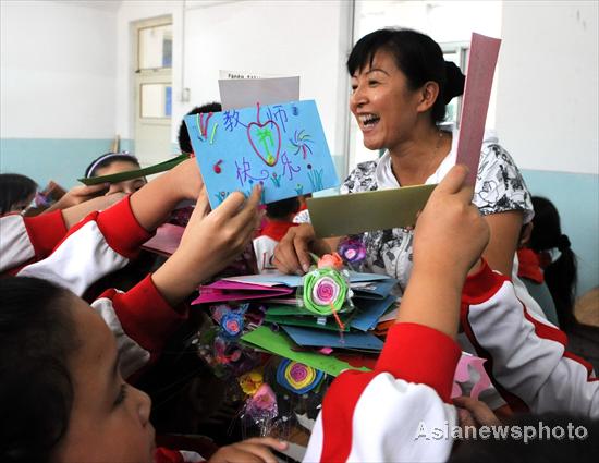 Students celebrate Teachers' Day with love