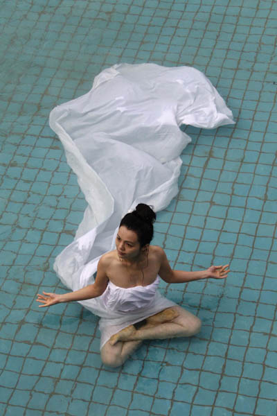 Yoga display makes a splash