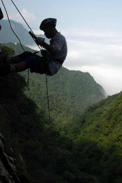 Tent festival brings hikers to East China